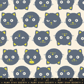 Good Spirits Scardey Cats in Natural RS-5137-11G